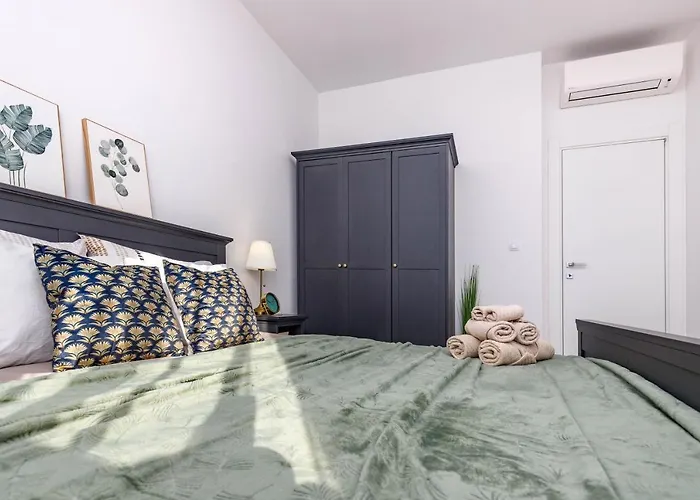 アパート Klara クルク